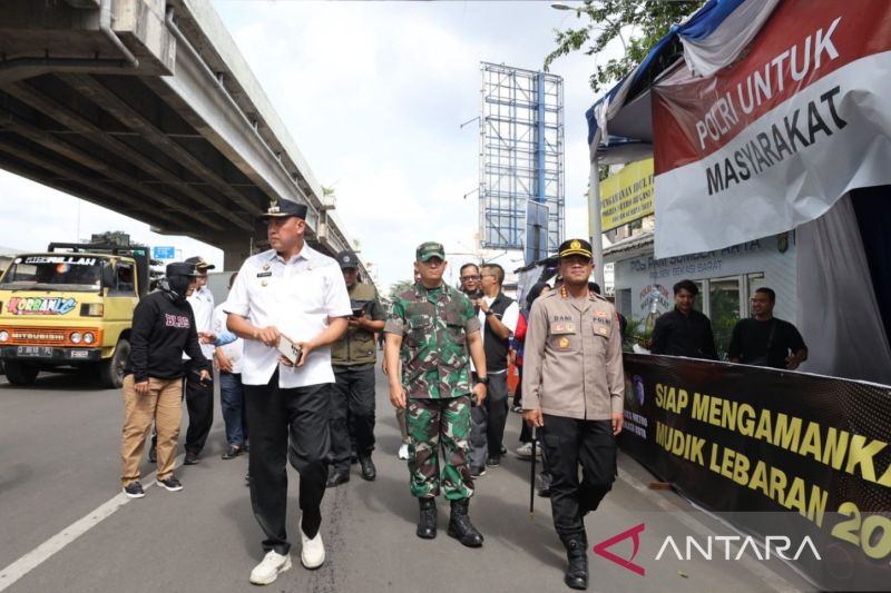 Wali Kota Bekasi pantau kesiapan angkutan Lebaran 2025