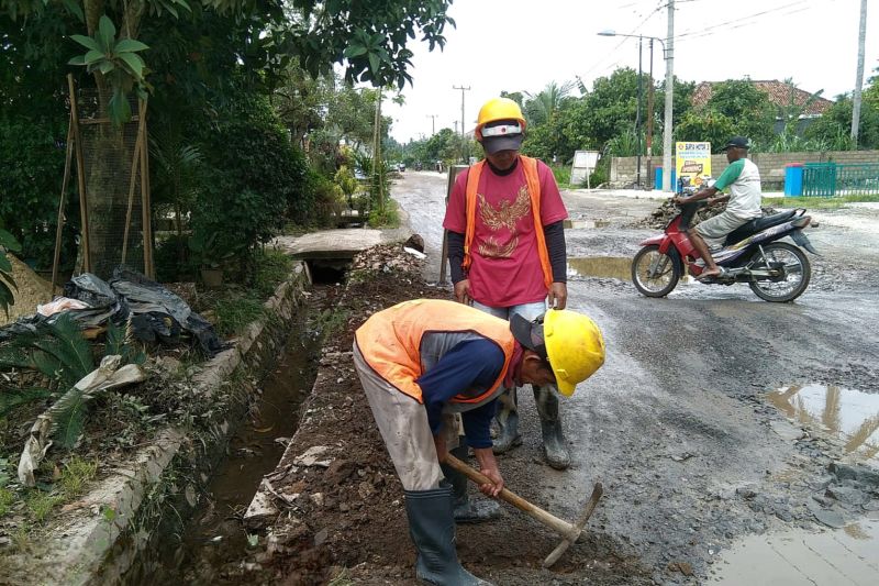 memperbaiki-konektivitas-jalan-guna-tumbuhnya-ekonomi-lampung