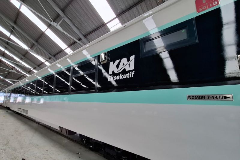 kai-hadirkan-kereta-eksekutif-new-generation-modifikasi-di-madiun-jaya