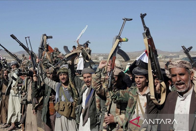 Houthi ancam kapal perang AS jika bantu Israel serang Iran
