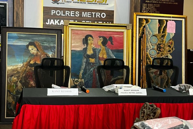 art-pencuri-barang-antik-bernilai-puluhan-juta-ditangkap-polisi