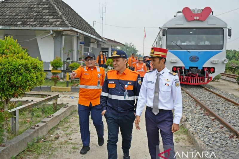 kai-cek-jalur-demi-pastikan-perjalanan-kereta-api-lancar