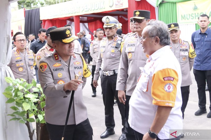 Kapolda Metro tinjau pos pelayanan bagi pemudik di Kabupaten Bekasi