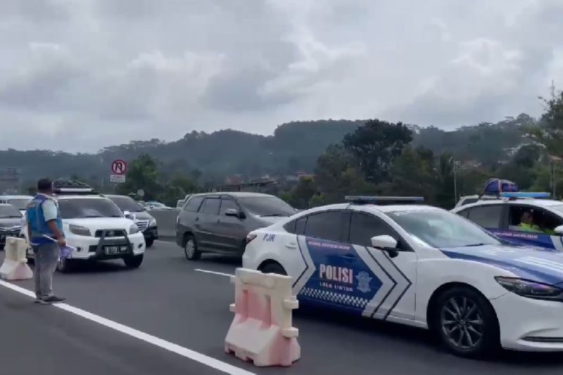 Oneway di Tol Semarang  diperpanjang atas diskresi Kepolisian