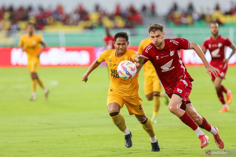 PSM Makassar resmi berpisah dengan Nermin Haljeta dan Latyr Fall