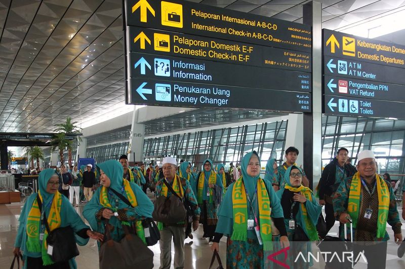 Jelang musim Haji, Arab Saudi tutup akses umrah setelah 13 April