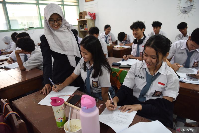 Kemendikdasmen: Sekolah negeri-swasta wajib fasilitasi pelaksanaan TKA