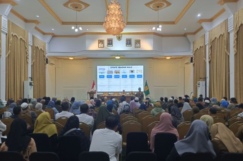 Dinkes Banjarbaru beri pembinaan kesehatan kepada calon haji