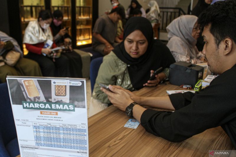 emas-antam-pada-1-mei-merosot-rp33000-jadi-rp1932-juta-per-gram