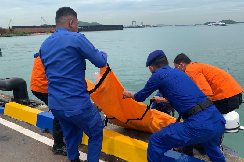 SAR evakuasi jenazah terapung di perbatasan Indonesia-Singapura
