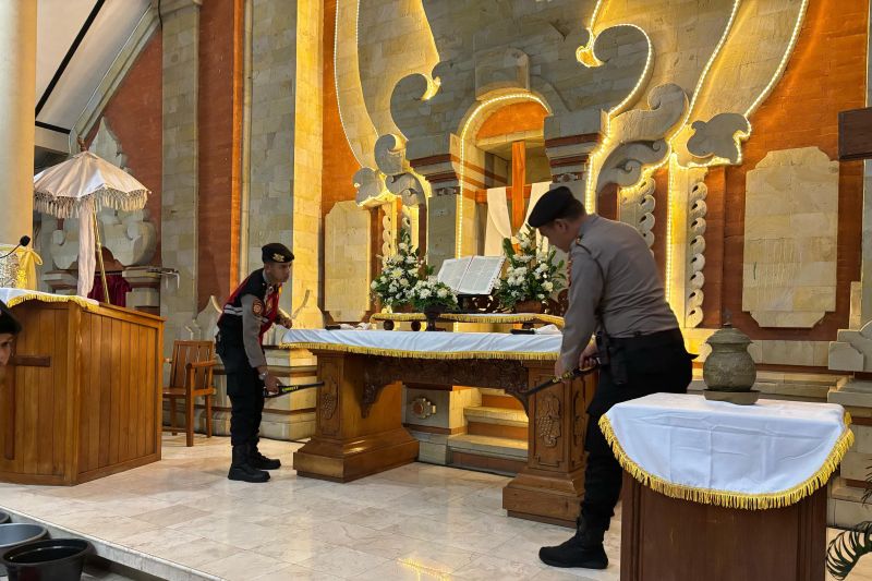 Polres Jembrana sterilkan gereja jelang Jumat Agung dan Paskah