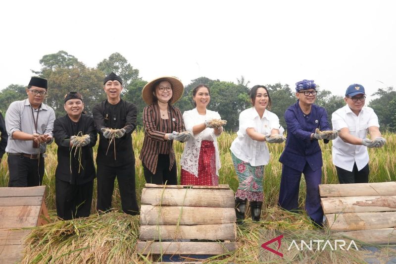 Wamenekraf dorong ekraf daerah di Panen Raya AEWO Bogor