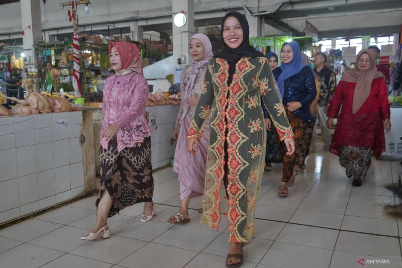 mengenal-8-jenis-kebaya-khas-nusantara-beserta-ciri-khasnya