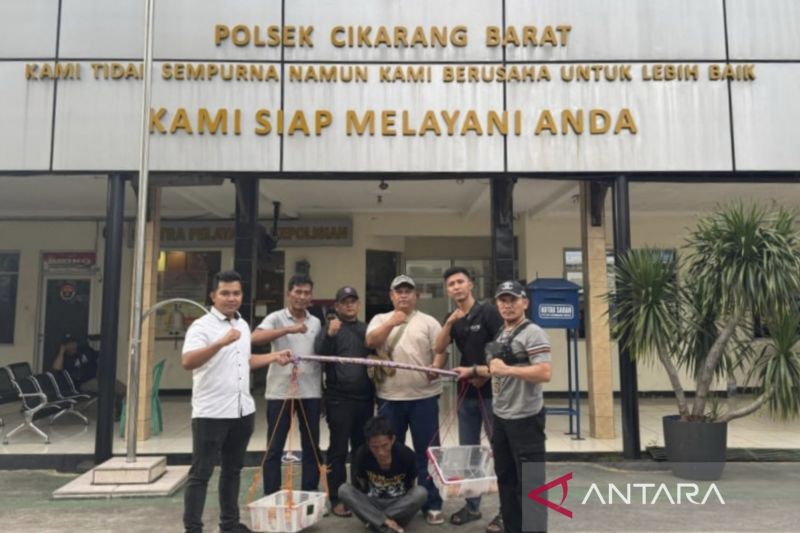 polisi-tangkap-pencuri-motor-yang-berkedok-tukang-buah-di-bekasi