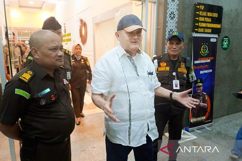 Hukum sepekan, Alex Noerdin diperiksa hingga soal ijazah Jokowi