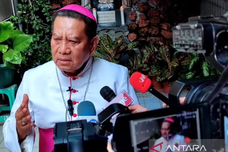 Gereja Katedral Makassar doa rosario bagi mendiang Paus Fransiskus 