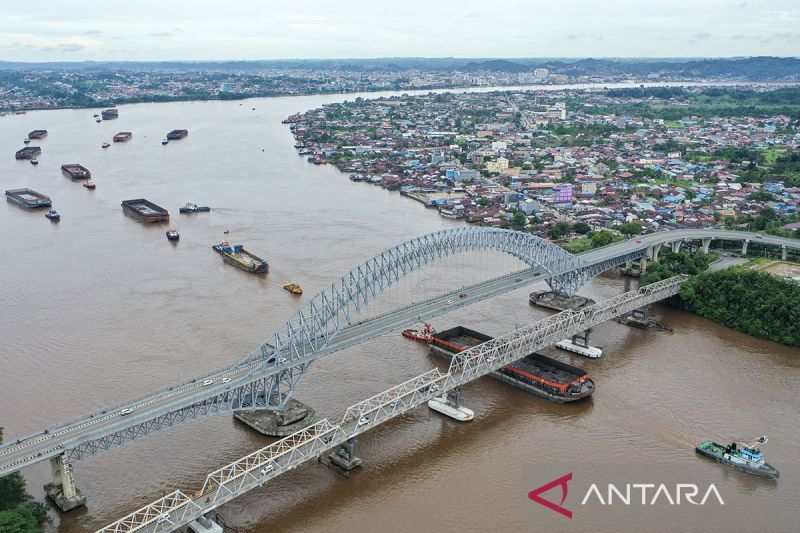 Pelindo beri penjelasan insiden kapal tongkang tabrak Jembatan Mahakam