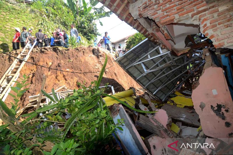 BNPB: 201 warga masih mengungsi akibat pergerakan tanah di Brebes