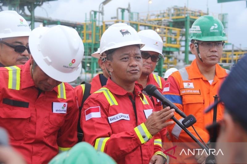bahlil-minta-eni-percepat-jadwal-produksi-penuhi-target-apbn