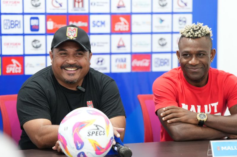 IMRAN NAHUMARURY: PEMAIN FOKUS 200 PERSEN HADAPI PERSIB IMG 20250501 WA0092 1