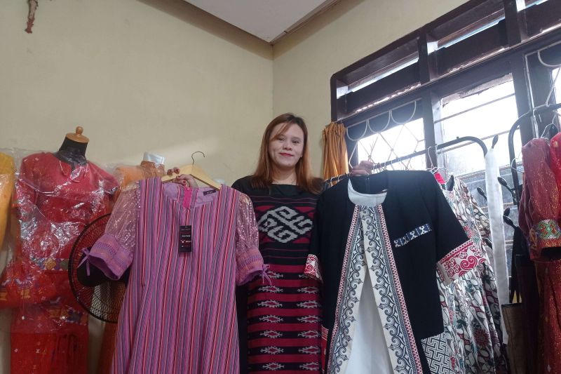 rumah-bumn-bantu-pasarkan-kain-tenun-toraja