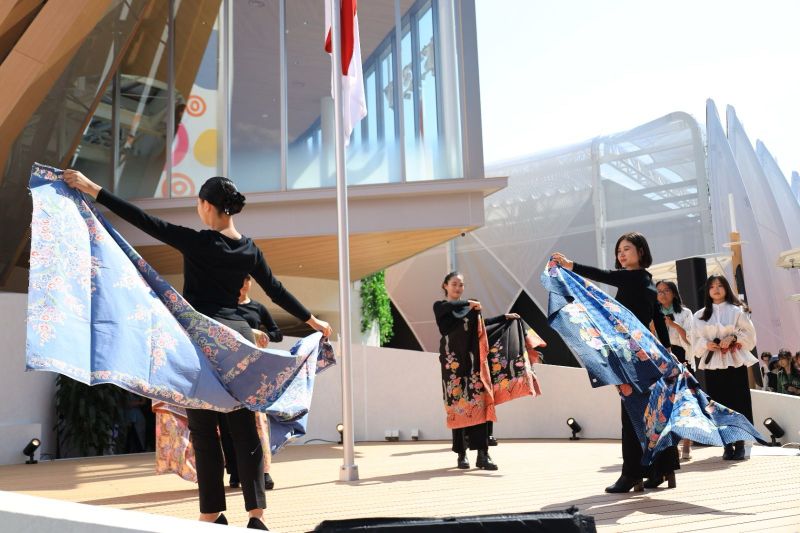 paviliun-indonesia-hadirkan-batik-liem-ping-wie-di-world-expo-osaka