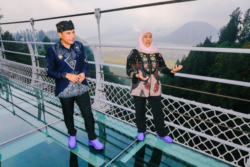 khofifah-optimis-jembatan-kaca-seruni-point-perkuat-pariwisata-jatim