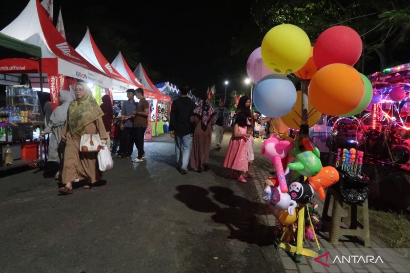 menikmati-denyut-car-free-night-di-lombok-barat