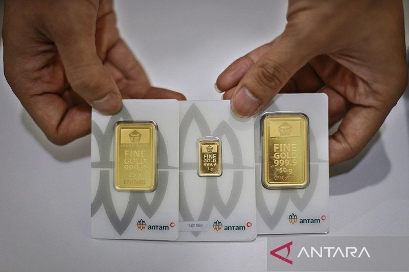 Emas Antam pada Selasa kembali anjlok menjadi Rp1,884 juta per gram
