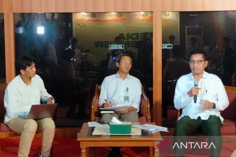 kemenhut-segel-55-usaha-dalam-hutan-tanpa-izin