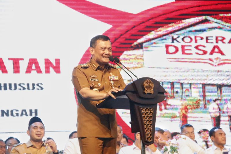 gubernur-jateng-pastikan-8603-desa-siap-bentuk-koperasi-merah-putih