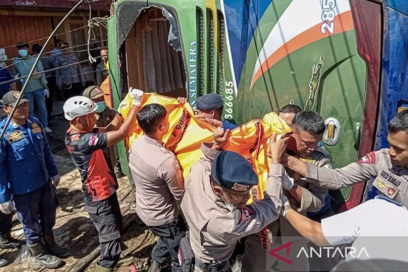kemenhub-gandeng-knkt-selidiki-kecelakaan-tewaskan-12-penumpang-bus