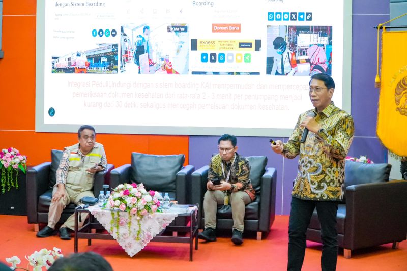 dirut-kai-paparkan-inovasi-pelayanan-transportasi-kereta-di-fia-ui