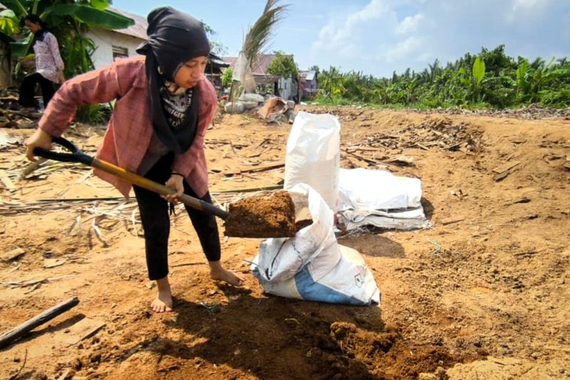 warga-mempawah-rasakan-manfaat-program-cofiring-biomassa-limbah-kayu