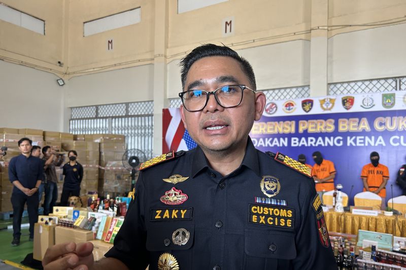 bea-cukai-penundaan-tarif-trump-pacu-produksi-barang-ekspor-di-batam