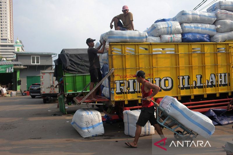mengakui-peran-pekerja-informal-melalui-perlindungan-setimpal
