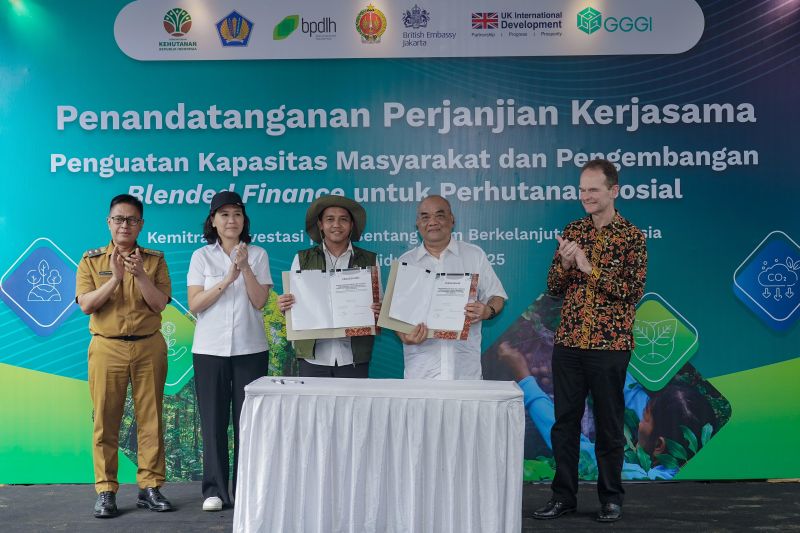 kemenhut-memperkuat-pengembangan-perhutanan-sosial-dengan-inggris
