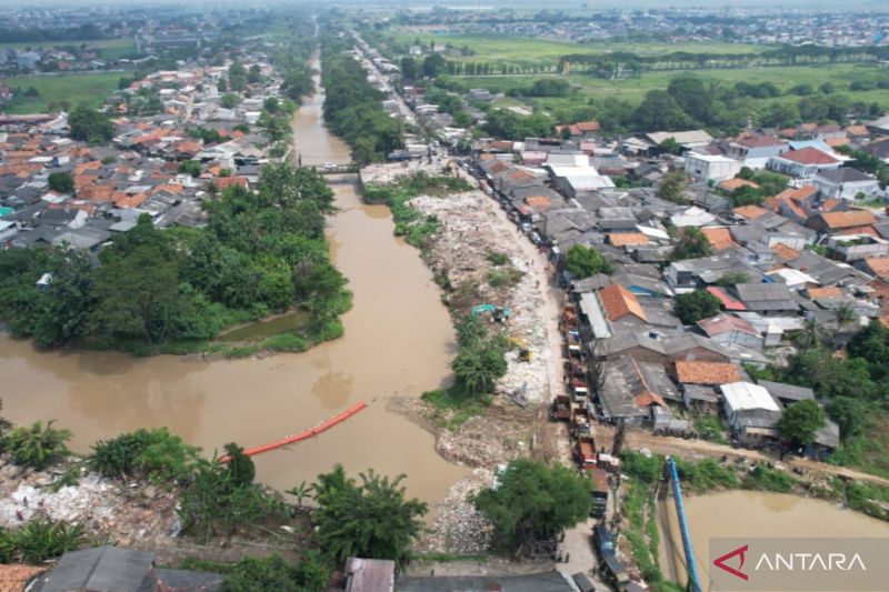 pemkab-bekasi-targetkan-pembangunan-bendung-kali-cbl-tuntas-november