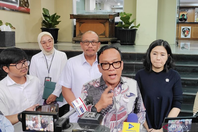 wamenaker-bakal-kawal-kasus-dugaan-pelecehan-oleh-eks-rektor-up