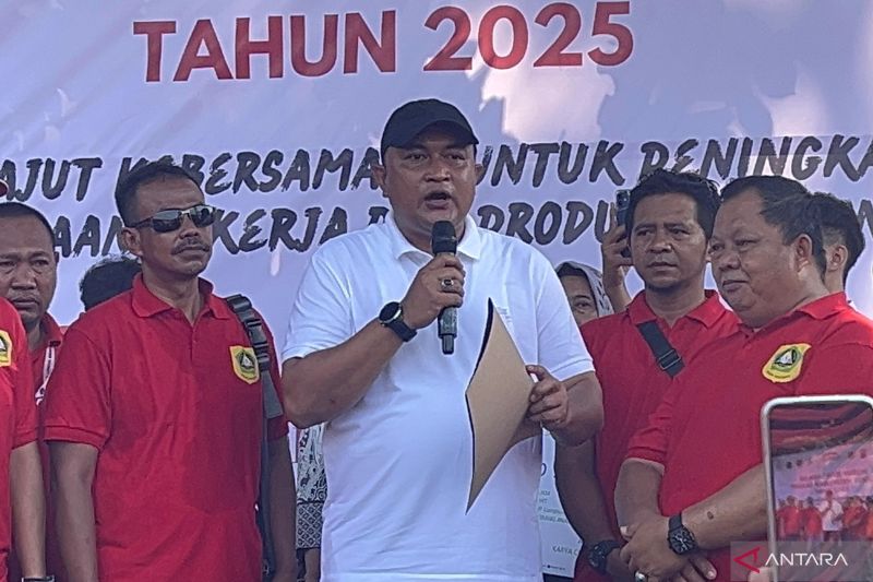 di-hadapan-buruh-bupati-bogor-pastikan-tindak-penghambat-investasi