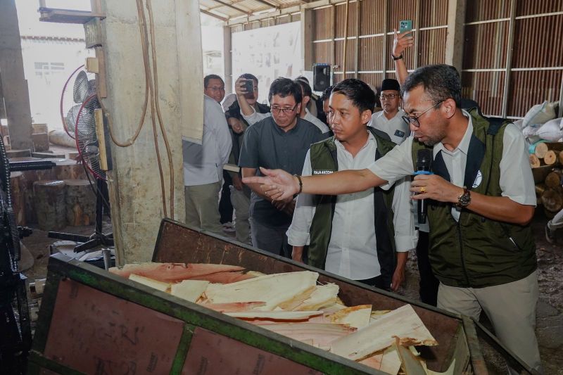 hilirisasi-kehutanan-turut-membuka-lapangan-kerja