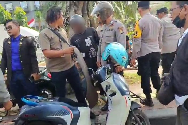polisi-bekuk-empat-penagih-utang-yang-meresahkan-warga