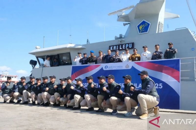 bi-riau-dan-tni-al-gelar-ekspedisi-rupiah-berdaulat-ke-daerah-3-t