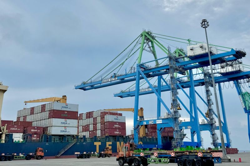 pemindahan-terminal-petikemas-makassar-ke-mnp-ditargetkan-tuntas-2027