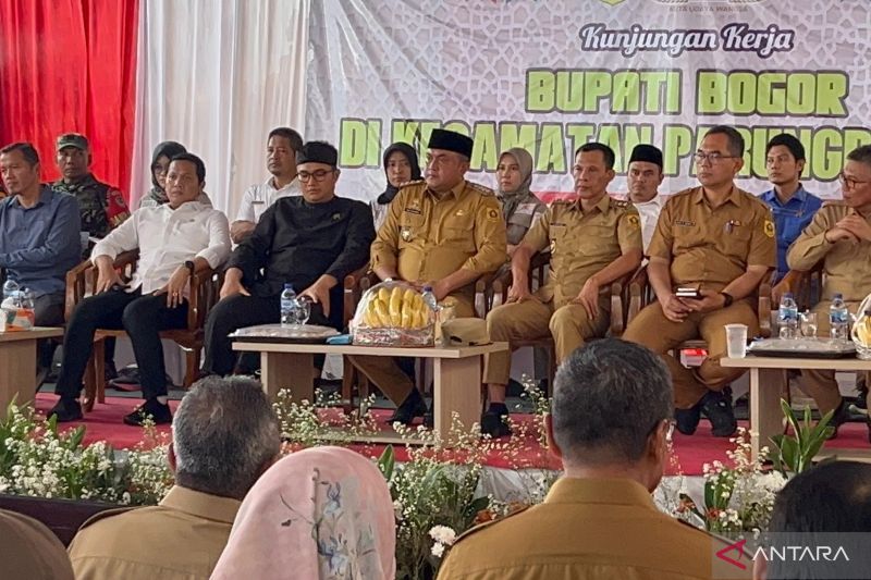 bupati-cegah-ekonomi-terhenti-saat-perbaikan-jalan-perungpanjang