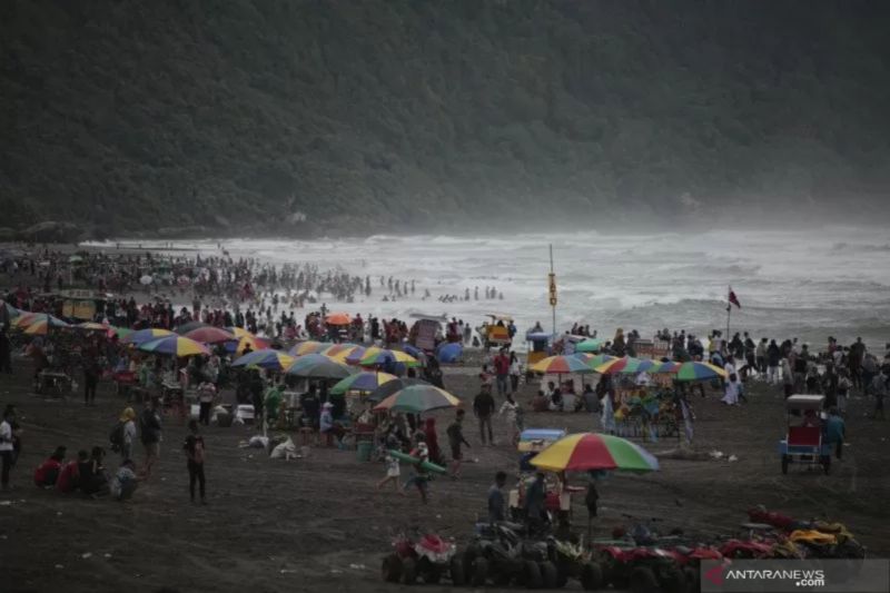 wacana-wisata-malam-parangtritis-tak-harus-meniru-bali