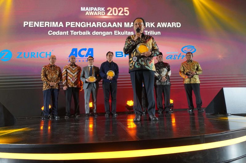 brins-raih-penghargaan-cedant-terbaik-berekuitas-di-atas-rp2-triliun