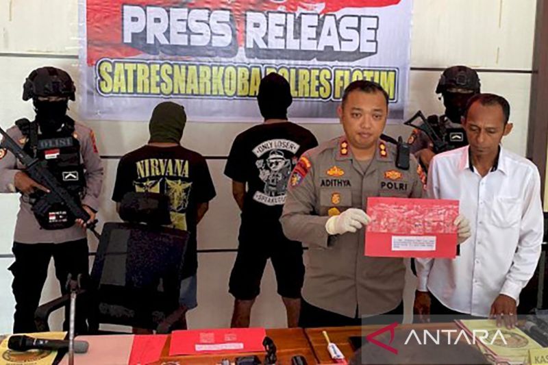 Polisi menangkap pengedar Sabu dari Kalimantan di Larantuka