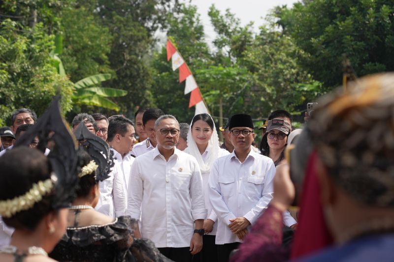 wamendagroro-hadiri-musdesus-pembentukan-koperasi-desa-merah-putih
