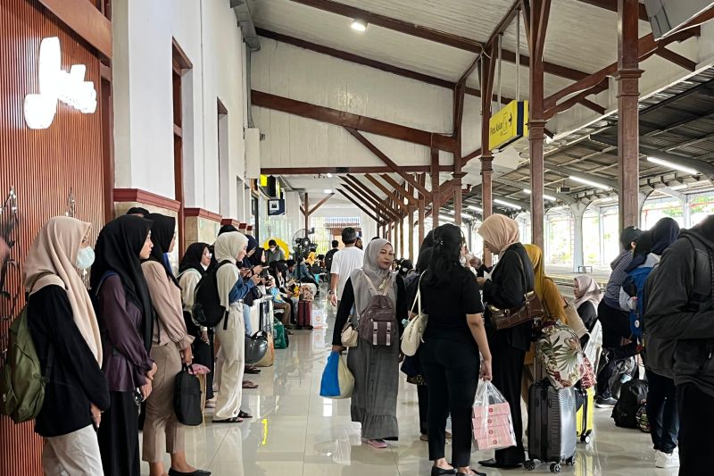 kai-jember-sediakan-40678-tempat-duduk-selama-libur-panjang-waisak